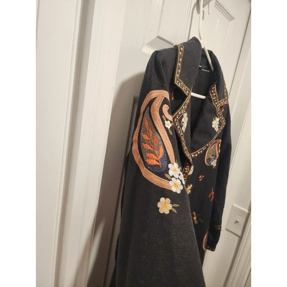 Pyramid Collection Paisley Punch Embroidered Coat Black Wool Blend Size Small - Picture 6 of 16